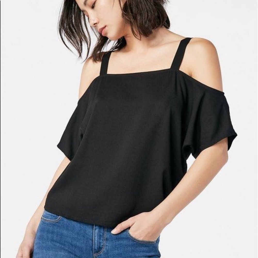5 for $20 top sale! Short sleeve cold shoulder top